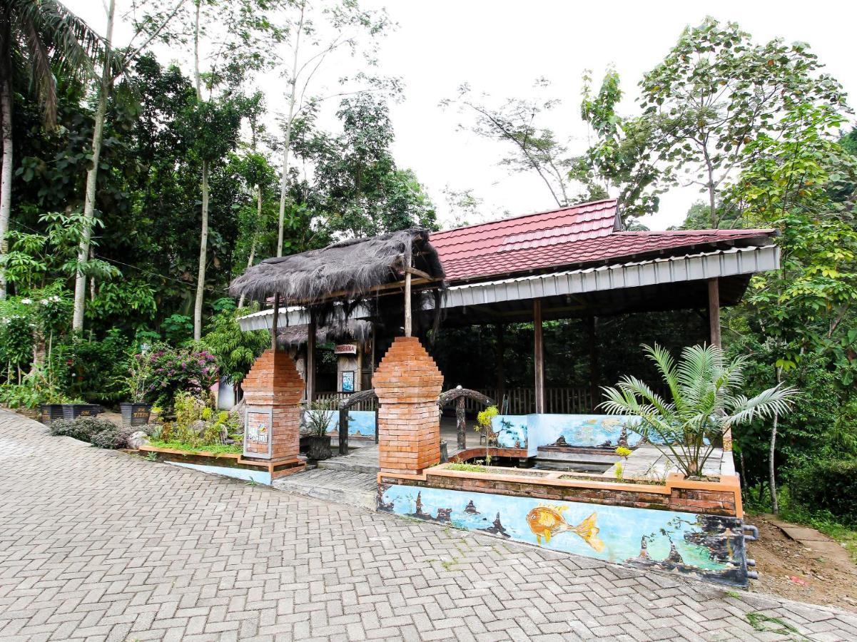 Trenggalek Oyo Homes 91134 Desa Wisata Tebing Lingga מראה חיצוני תמונה
