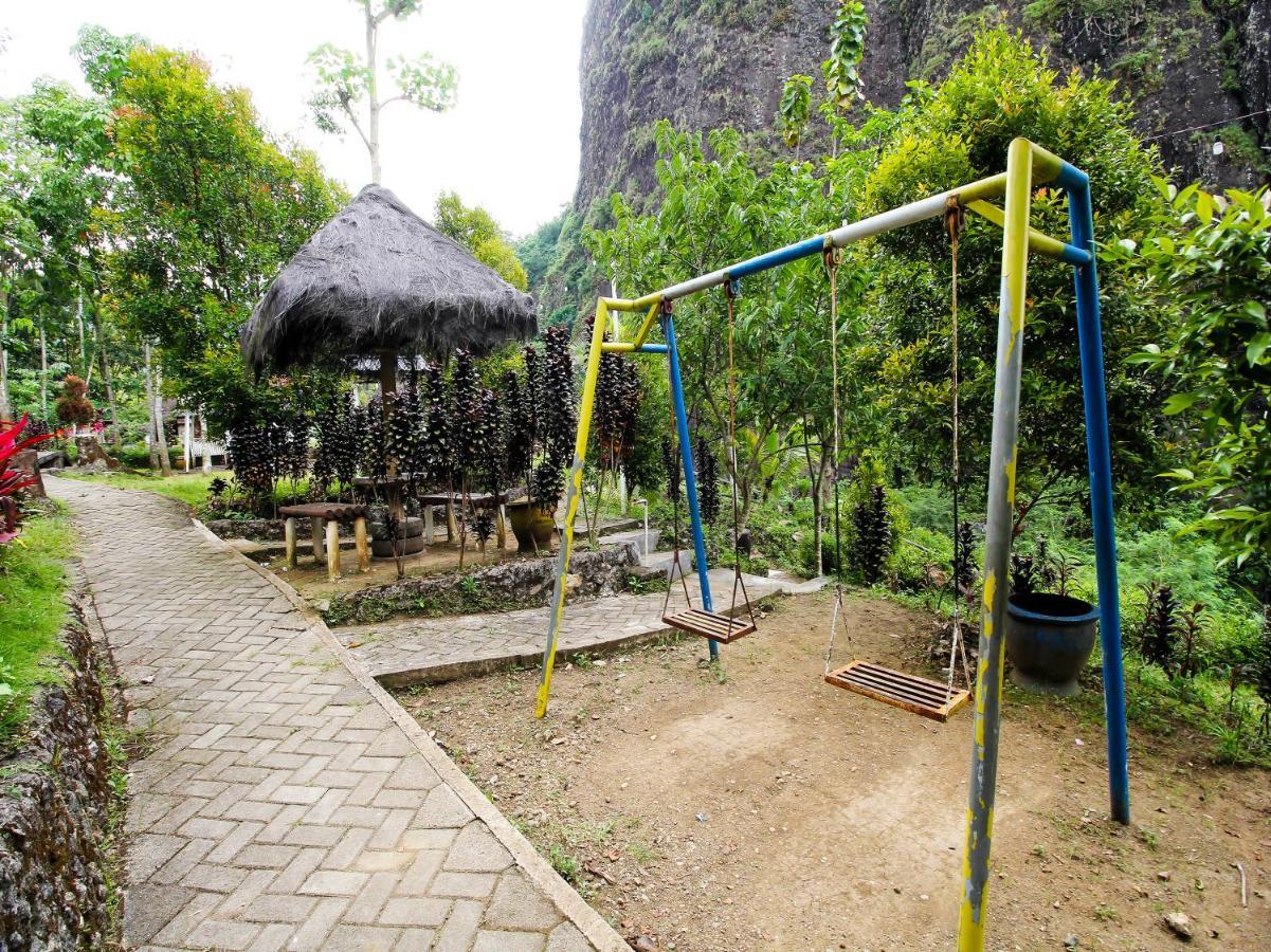Trenggalek Oyo Homes 91134 Desa Wisata Tebing Lingga מראה חיצוני תמונה