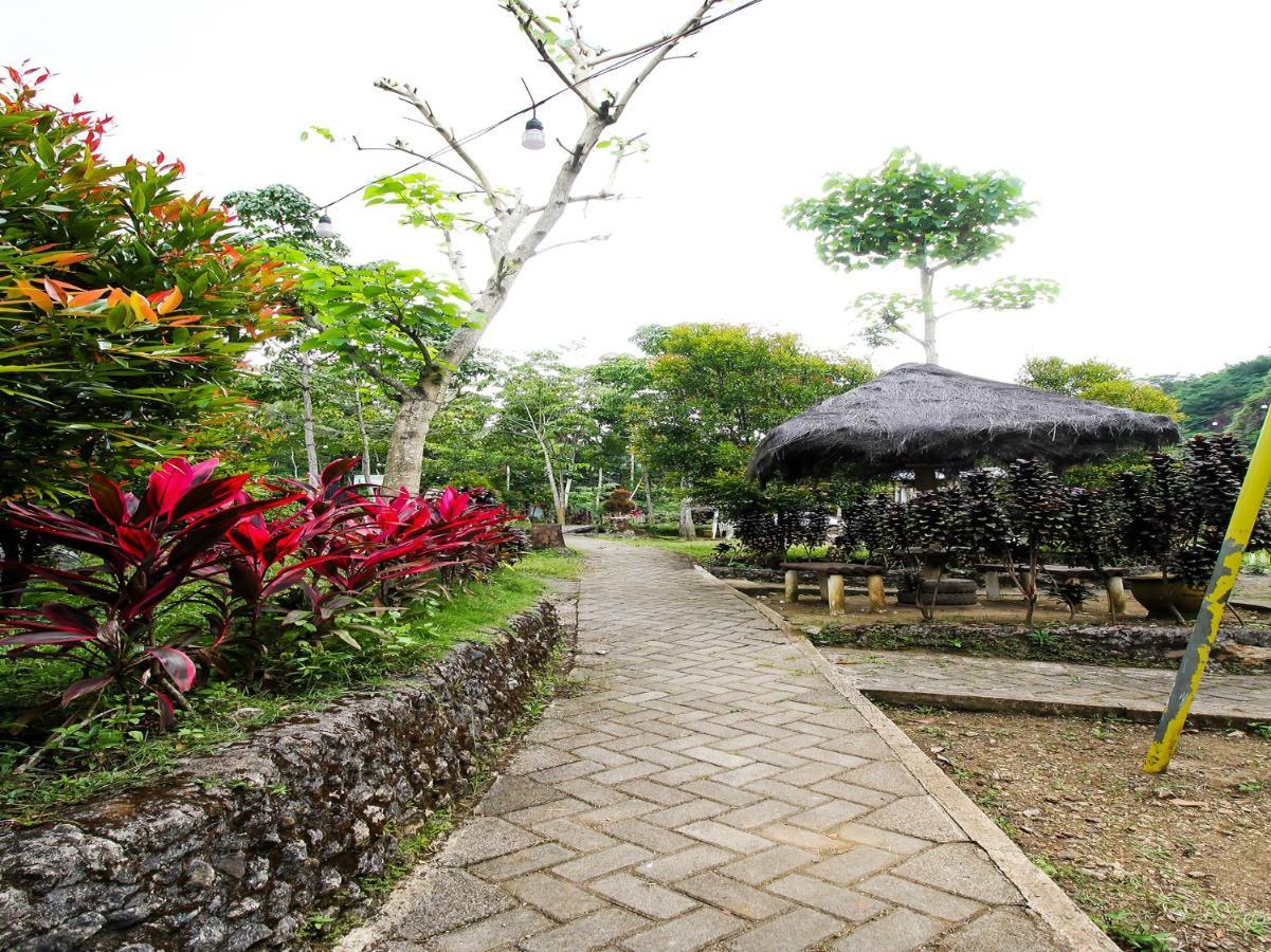 Trenggalek Oyo Homes 91134 Desa Wisata Tebing Lingga מראה חיצוני תמונה